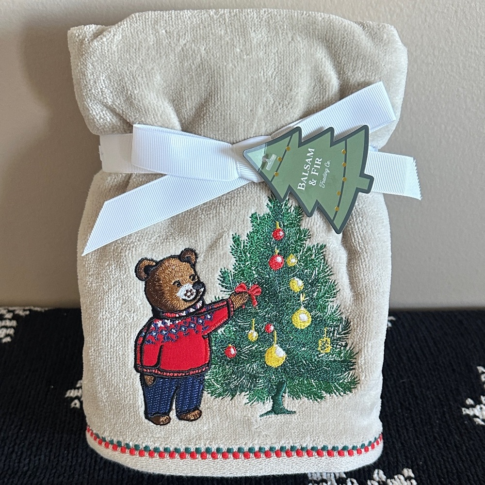 Balsam & Fir Holiday Christmas Tree 🎄 Teddy Bear 🧸 Hand Towels Set of 2 NEW!